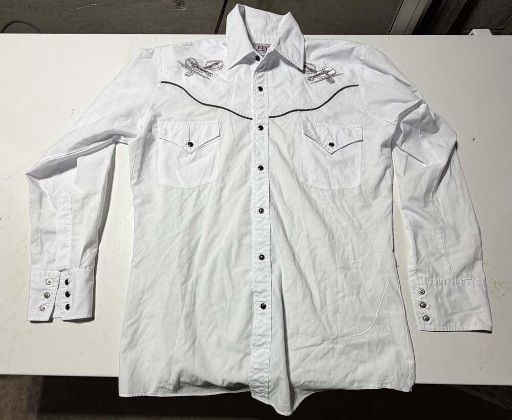Ely Diamond White Embroidered 'Country Music' Western Pearl Snap Shirt